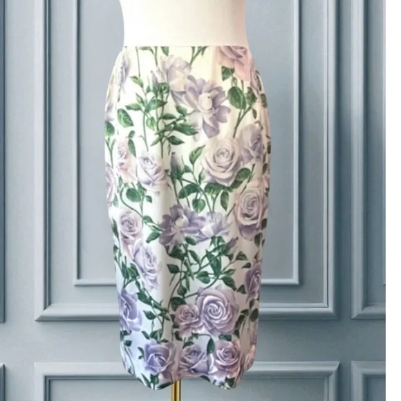 DOLCE & GABBANA SILK
STRETCH ROSE FLORAL PENCIL
SKIRT SIZE 44 - Picture 1 of 13